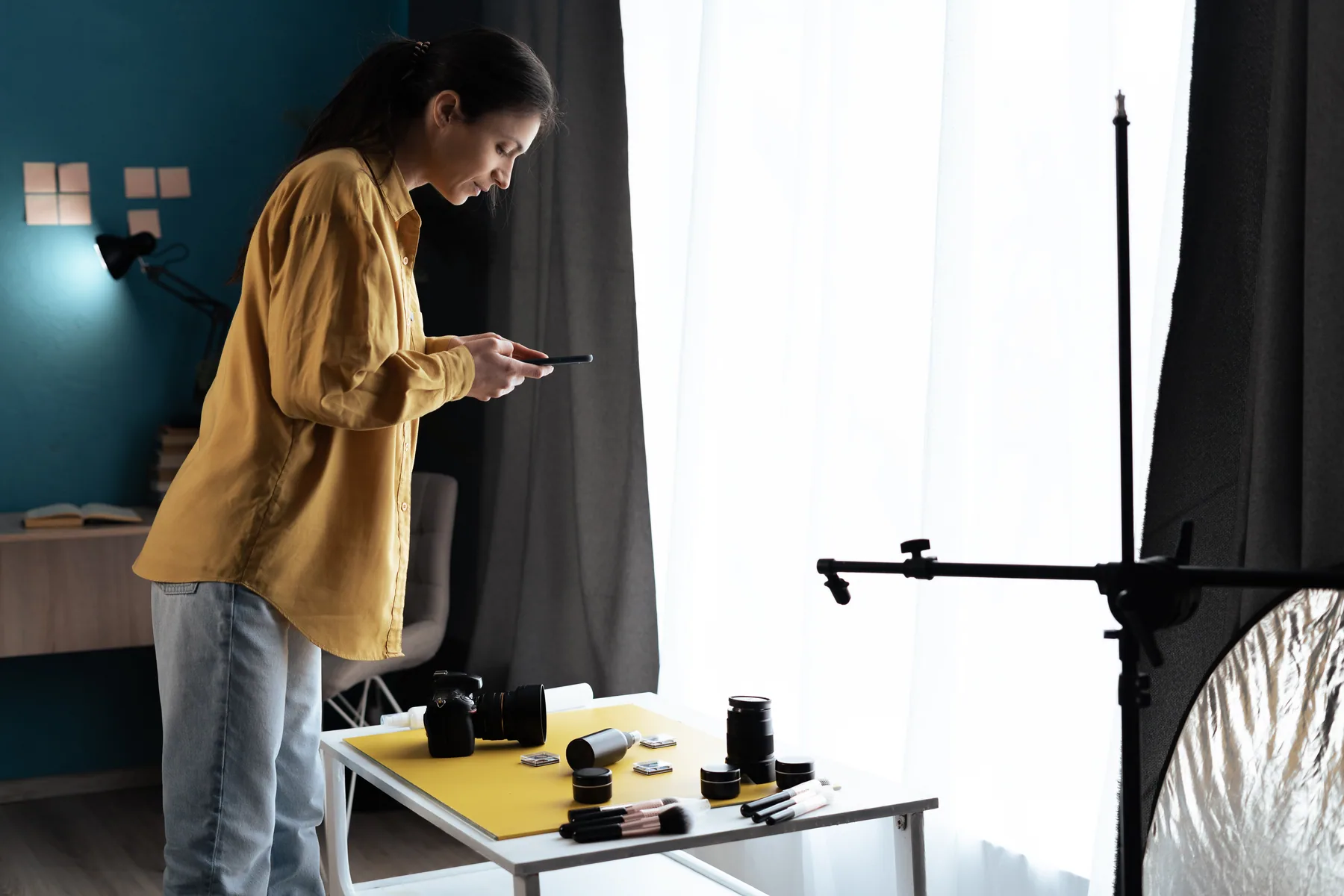 Photographing a product with a phone under studio lights